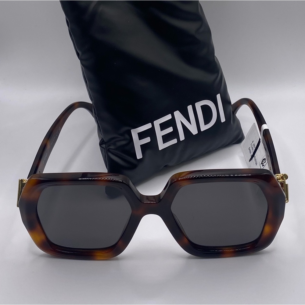 Fendi FE401391 Sunglasses 53-19-135 Tortoiseshell Grey Lenses Sunglasses NWT